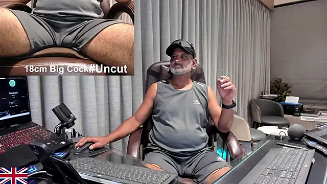 OnlineBossUK's Live XXX Chat