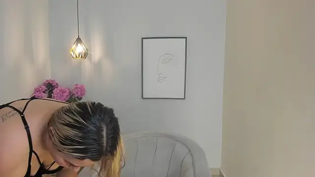 Eliza_Pryor 라이브 XXX 채팅