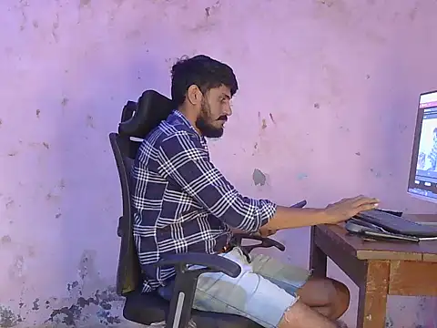 Chat +18 de HotXKrish ao vivo