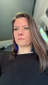 LadyLena1 Adlı Modelin Canlı XXX Sohbeti