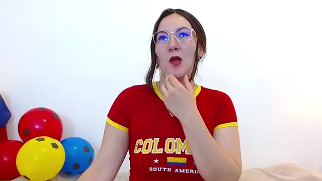 Elle_Lee_ Adlı Modelin Canlı XXX Sohbeti