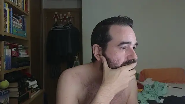 curiosillo83 élő XXX-chatje