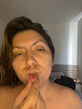 Miickinow Chat XXX in diretta