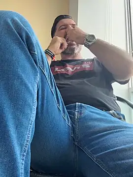 Chat XXX en directo de Hairy_Dad86