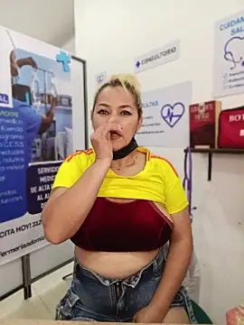 _Zoe_777 Chat XXX in diretta