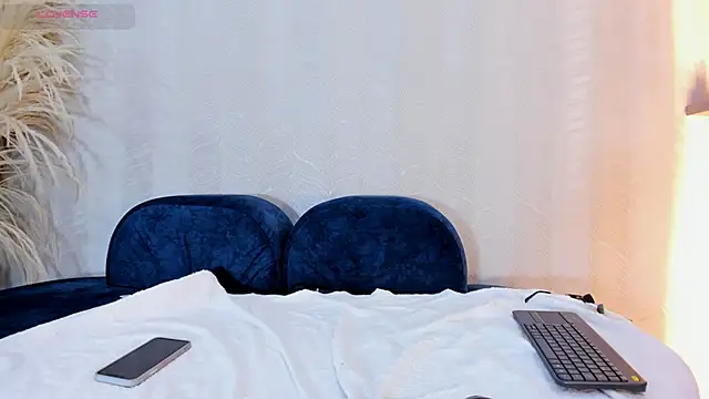 Hillary_myerss_'s Live XXX Chat