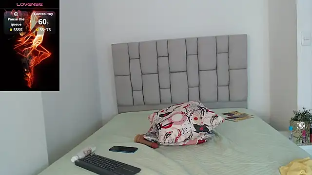 lily_rose1's Live XXX Chat