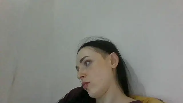 Chat +18 de Trinsy_Love ao vivo