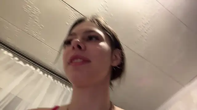 XXX chat uživo modela TuZezima