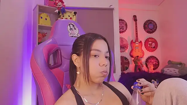 madelyn_rose_'s Live XXX Chat