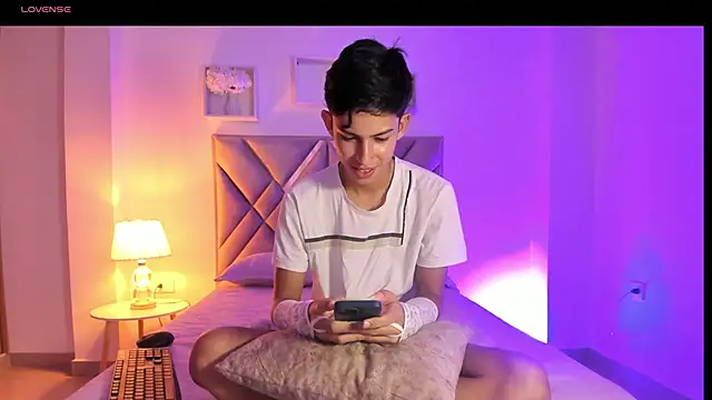 Show modela Baby_noahtt na web-kameri