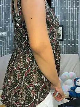 escape_with_me's Live XXX Chat