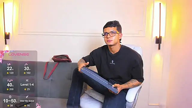 Paradise_boy_s Live XXX Chat