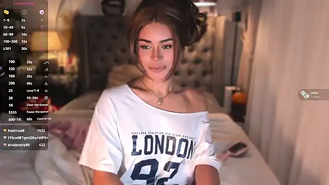 Chat XXX en directo de ParisianDoll