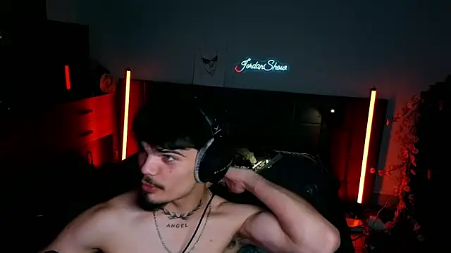 JordanShow's Live XXX Chat