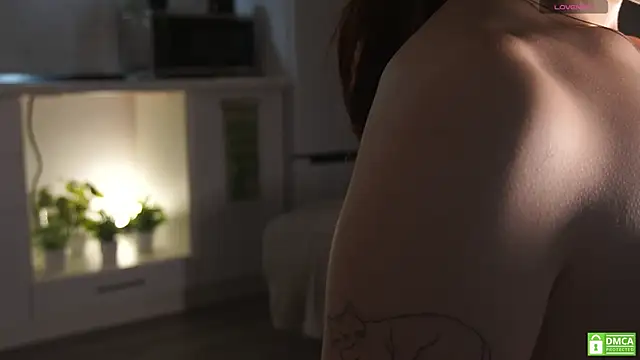 ShyAkemis 即時 XXX 聊天