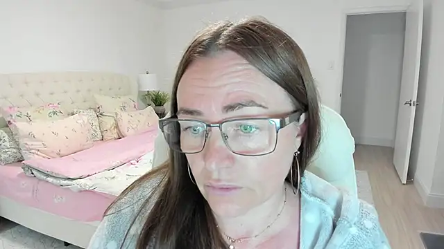 Vika73 现场XXX聊天