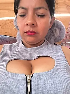 Tamaraxxx_hot Adlı Modelin Canlı XXX Sohbeti
