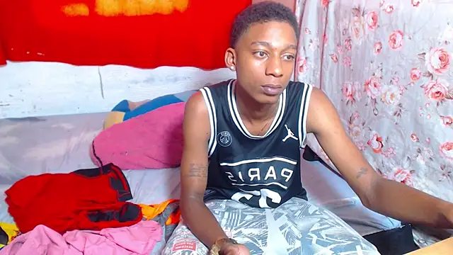 Chat +18 de EvaxEmma ao vivo