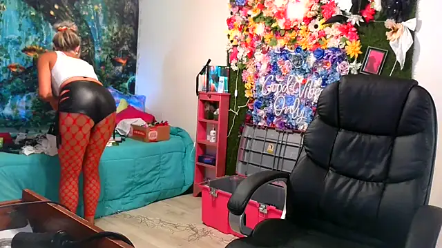 vixendoll87 লাইভ XXX চ্যাট