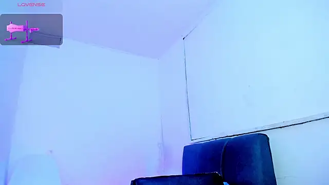 แชท XXX สดของ milkqueenboobs