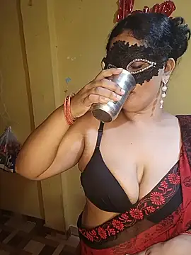 Crushme_cpl élő XXX-chatje