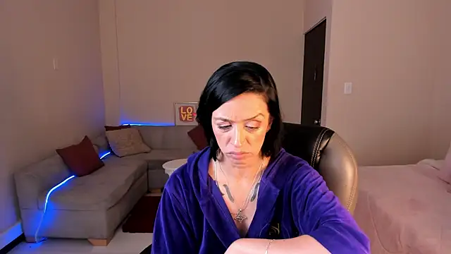 Chat +18 de Kristen_Garner ao vivo