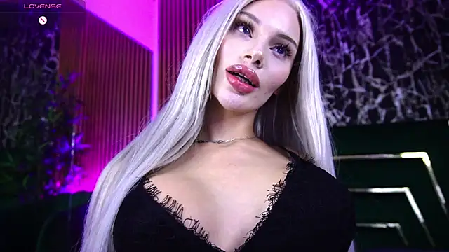 XXX chat uživo modela BarbieKara