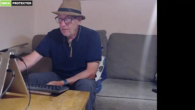 XXX chat uživo modela bluedae1