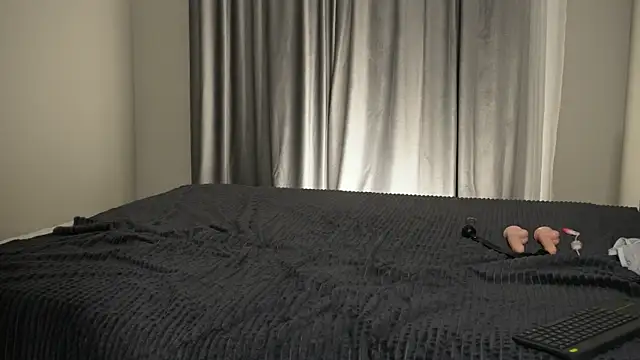 Nik_Sharp élő XXX-chatje