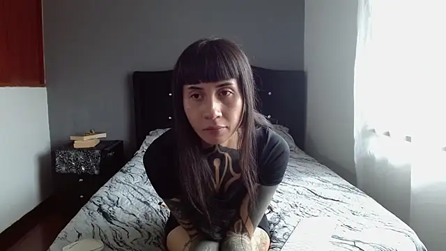 Emilia_1995: απευθείας συνομιλία ΧΧΧ