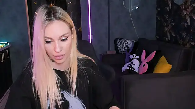 Blckmirrorr's Live XXX Chat