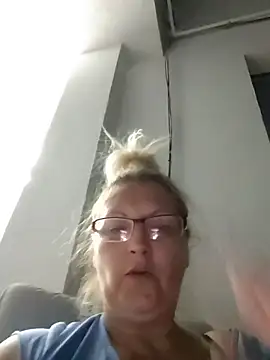 Divineblond 라이브 XXX 채팅