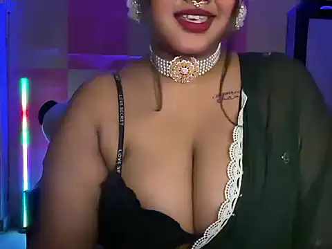kiara-11 Chat XXX in diretta