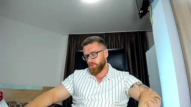 XXX chat uživo modela Findom_guy