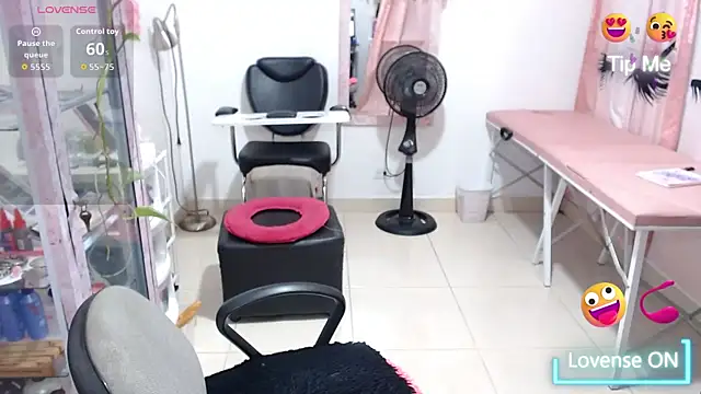 titsbiglovers Chat XXX in diretta