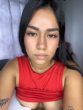 Chat XXX en directo de ALANAH_KITTY