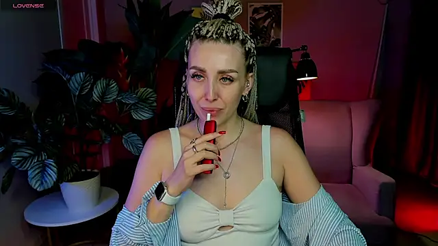 MonicaRiley's Live XXX Chat