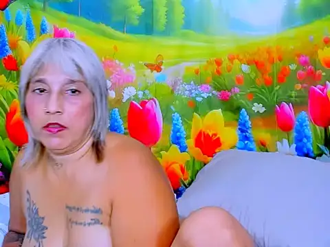 צ'אט XXX בשידור חי של indianroxy