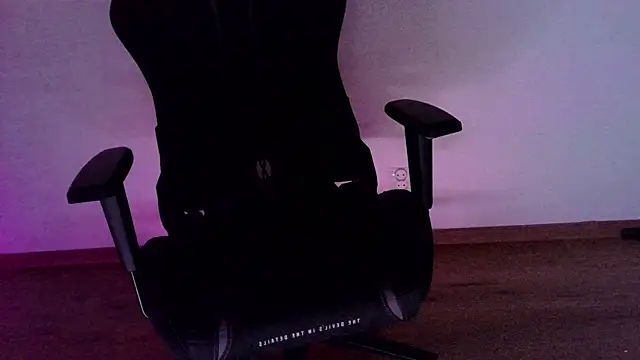 Онлайн чат XXX Travis_Patrick