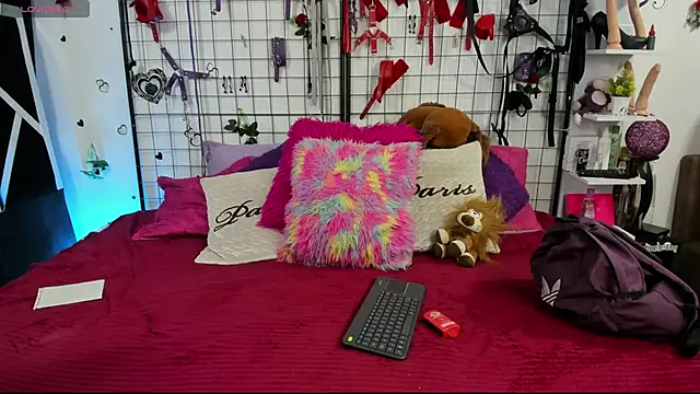 royal_Temptationn Chat XXX in diretta