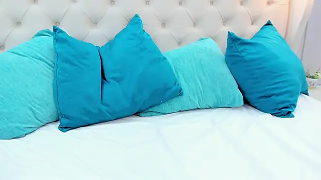 sweet_shanaia: απευθείας συνομιλία ΧΧΧ