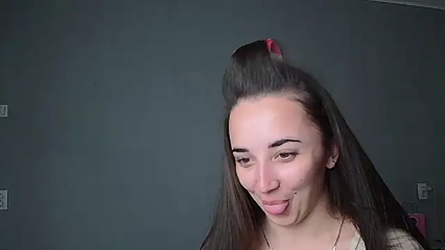 Eva_Gloryy Adlı Modelin Canlı XXX Sohbeti