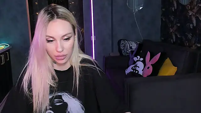 Blckmirrorr Adlı Modelin Canlı XXX Sohbeti