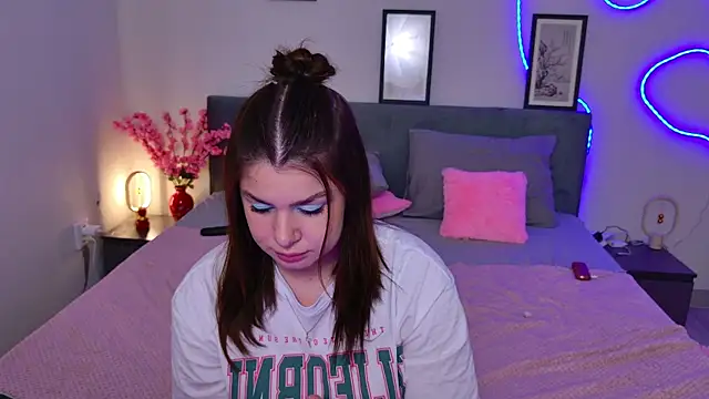 moneyforPeaches Adlı Modelin Canlı XXX Sohbeti