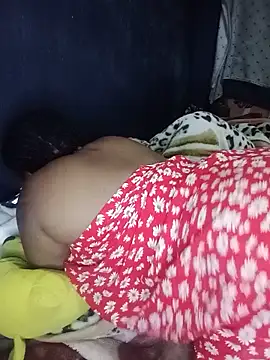 ChubbyMidgetxxx19 Adlı Modelin Canlı XXX Sohbeti