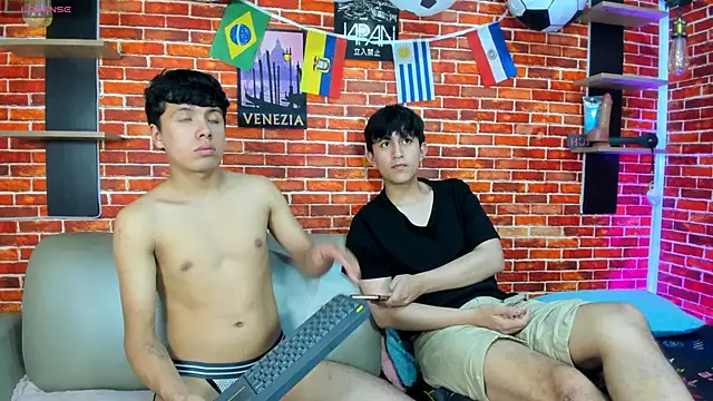 Hoot_boyss_ 即時 XXX 聊天