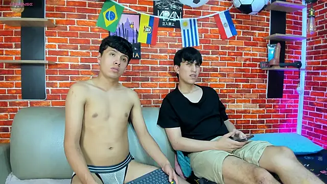 Hoot_boyss_ Chat XXX in diretta