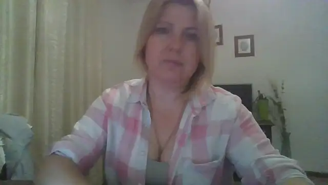 ElenaLove888's Live XXX Chat