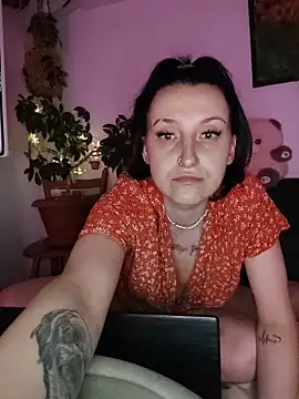 Luna_Yakova Adlı Modelin Canlı XXX Sohbeti